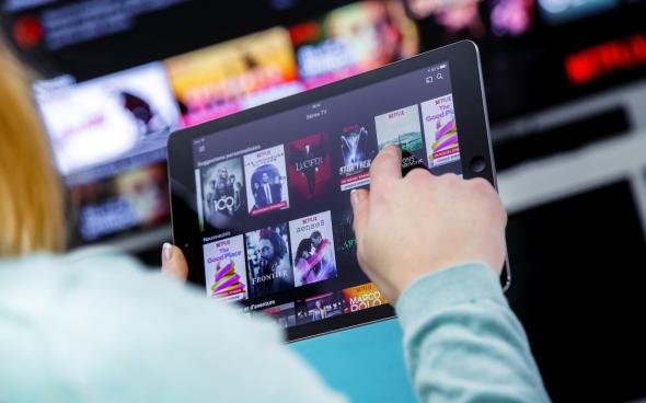 Glanz, Risiko und Show: Serien, die das Casino zur Bühne machen
