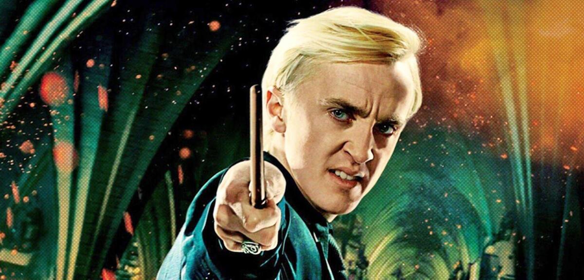Harry Potter-Star Tom Felton zieht in neuem Film eine der besten Serien der letzten 20 Jahre durch den Kakao: Seht hier den völlig absurden Trailer